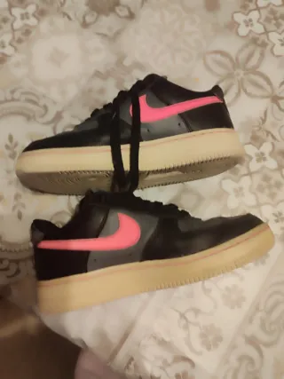 Nike Air Force 1 Negras y Rosas