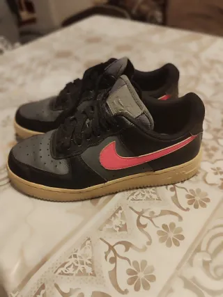 Nike Air Force 1 Negras y Rosas