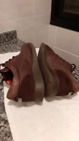 Sneakers de piel marrón