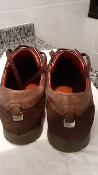 Sneakers de piel marrón