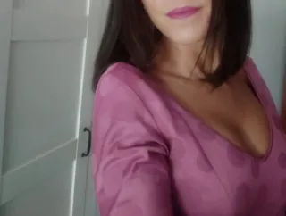 Traje de flamenca rosa con volantes