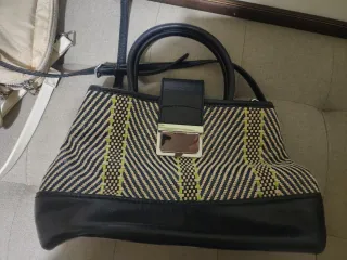 Lote de 4 bolsos beige, blanco y azul marino.