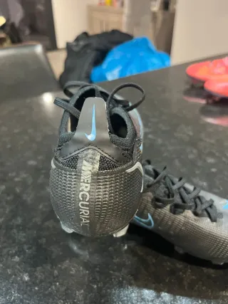 Botas Fútbol Nike Mercurial Talla 39