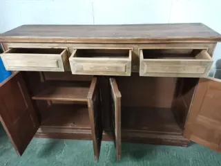 Aparador de madera rústico