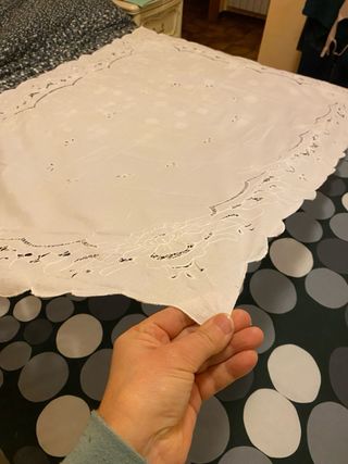 Tovaglia ricamata in cotone