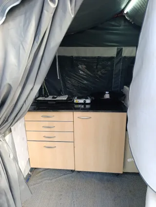 Caravana con avance y cocina