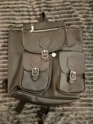 Mochila cuero sintético negro