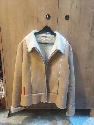 Cazadora Prada Beige y Blanca