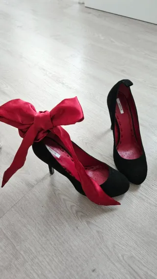 Zapatos de fiesta Geox negros y rojos