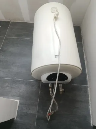 Calentador Eléctrico Beko Blanco