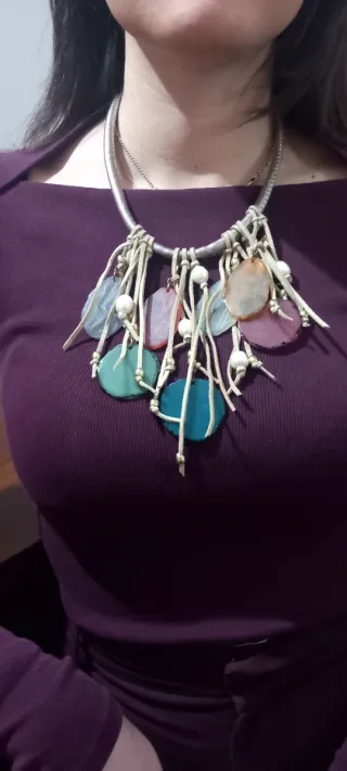 Collana con pendenti colorati