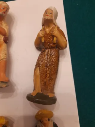 9 Figuras Belén Antiguas de barro. Variadas.