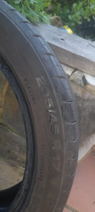 Neumático Continental 205/45R17