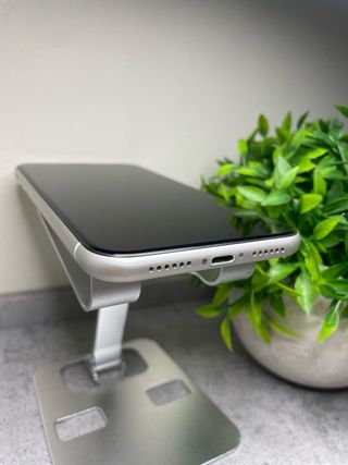 iPhone 11 256GB Blanco - FaceID OK - batería nueva