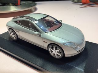 Coche Renault experimental Fluence 1/43 Norev