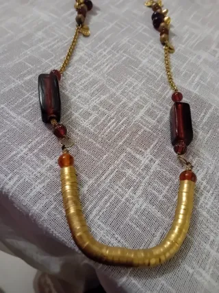Collana con perle e pendente dorato