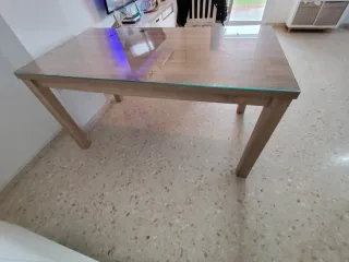 Mesa de comedor madera y cristal...
