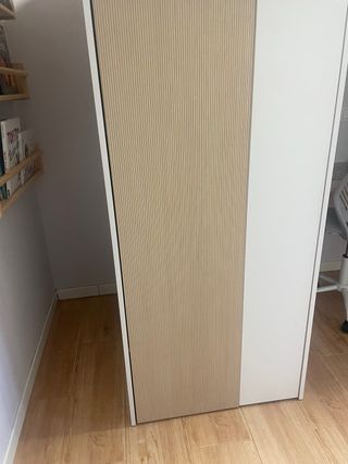 Cama alta con escritorio y armario