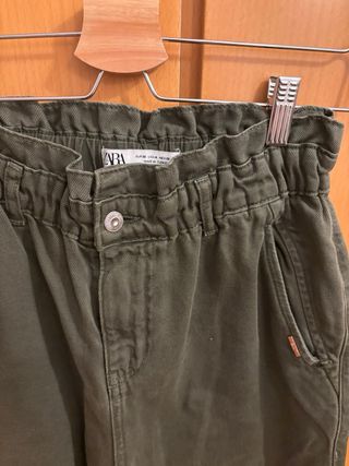 Pantalón Zara Talla 36 Verde Militar