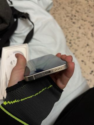 iPhone 16 Pro 128GB Argento Batteria 100%