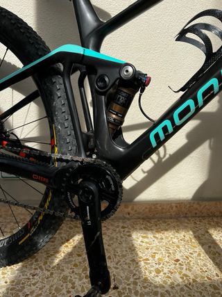 Bicicleta carbono doble suspensión