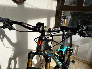 Bicicleta carbono doble suspensión