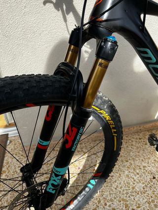 Bicicleta carbono doble suspensión