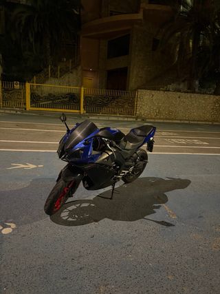 Moto 49cc Deportiva Negra y Azul