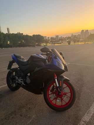 Moto 49cc Deportiva Negra y Azul