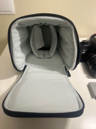 Cámara Canon EOS + Bolsa + 2 objetivos +2 Baterías