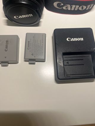 Cámara Canon EOS + Bolsa + 2 objetivos +2 Baterías