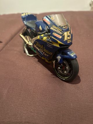 Réplica Moto Honda RC211V Deportiva