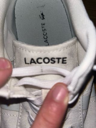 Zapatillas Lacoste grises y blancas