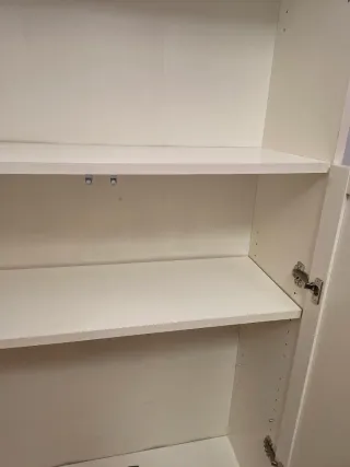 Estantería BILLY IKEA con puertas