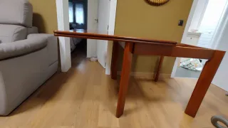 Mesa de comedor de madera + 4 sillas