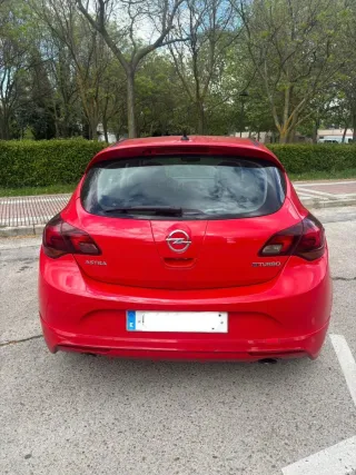 Opel Astra 2013