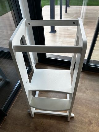 Torre de aprendizaje blanca marca Alondra