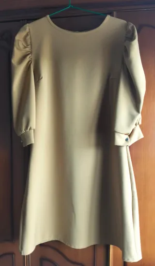 Vestido mostaza manga abullonada