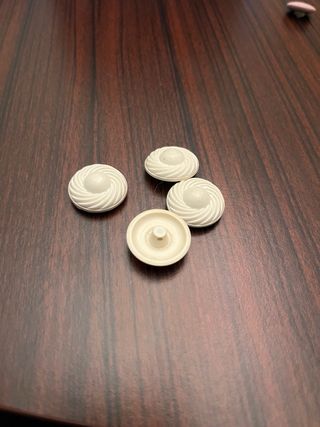 4 Bottoni Vintage Bianchi
