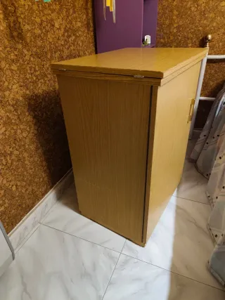 Máquina de coser Alfa eléctrica con mueble