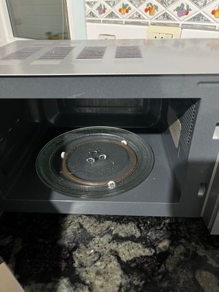 Microondas Orbegozo plateado