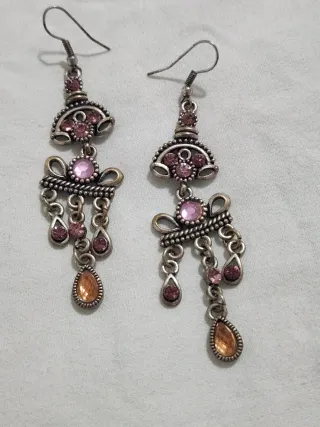 Pendientes colgantes con piedras lila y morado