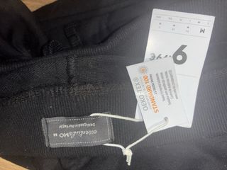 Pantalón de chándal negro con puños