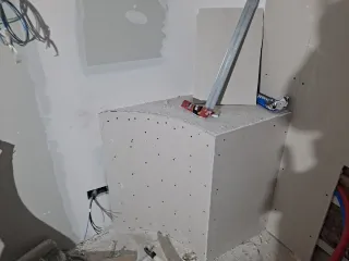 Estantería modular con iluminación LED