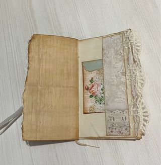 Junk Journal artesanal con encaje