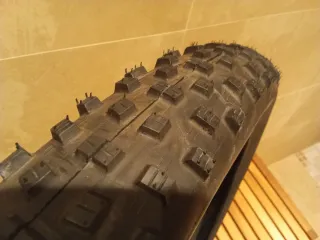 NEUMATICO TUBELESS 27,5 X 2.80