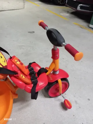 Triciclo Winnie the Pooh con empujador