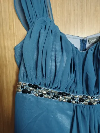 Vestido azul con pedrería