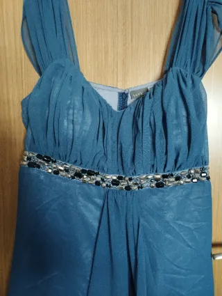Vestido azul con pedrería