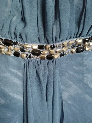 Vestido azul con pedrería